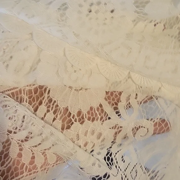 Blu Pepper Ivory Lace Puff Sleeve Dress - Picture 8 of 10